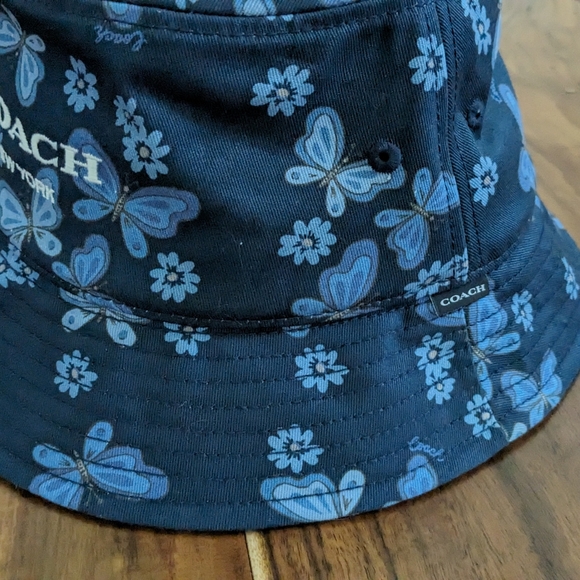Coach Lovely Butterfly Print Bucket   Hat Size Med/Large + Gift Box Nwt ❤ - Picture 2 of 5